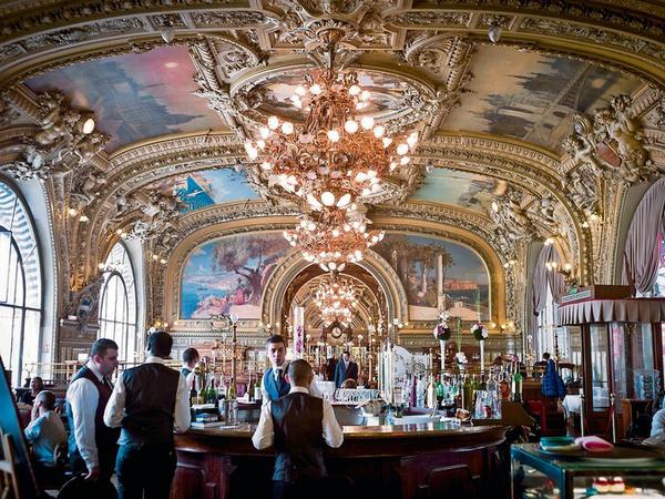 Wie in Versailles kommt Per J. Andersson sich im Pariser Bahnhofsrestaurant Le Train Bleu vor.