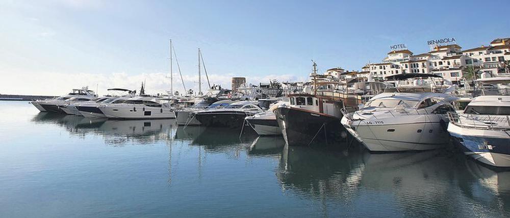 Statussymbole am Meer: Yachten im Hafen von Marbella.