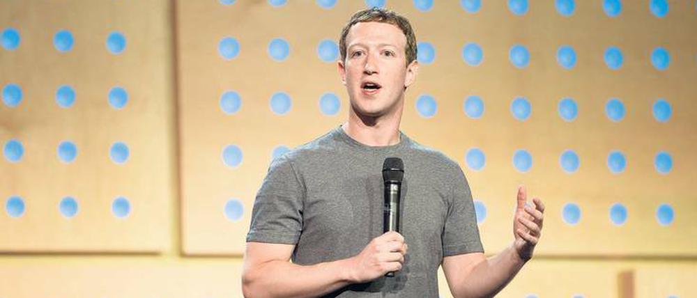Grauer Star. Mark Zuckerberg trägt stets das gleiche Shirt. „Das spart Zeit“, sagt er und meint: Es gibt Wichtigeres zu tun, als Klamotten aussuchen. 