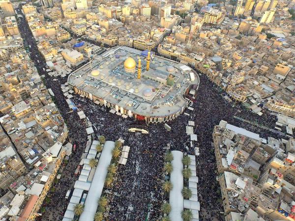 Größer als Mekka. Der Abbas Ibn Ali-Schrein aus der Vogelperspektive. Zum Arbain-Fest kommen mehr Pilger in den Irak als beim Haddsch nach Saudi-Arabien.