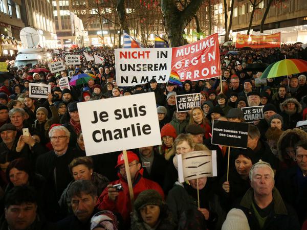 "Je suis Charlie" hieß es im Januar 2015 bei einer Kundgebung gegen Terror, Rassismus und Ausgrenzung.