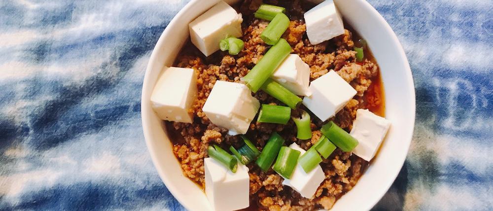 Funktioniert auch als vegetarische Variante: scharfes Mapo Tofu mit Hackfleisch