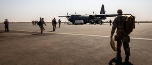 Militärtransportflugzeug C-130 Hercules der Luftwaffe in Bamako.