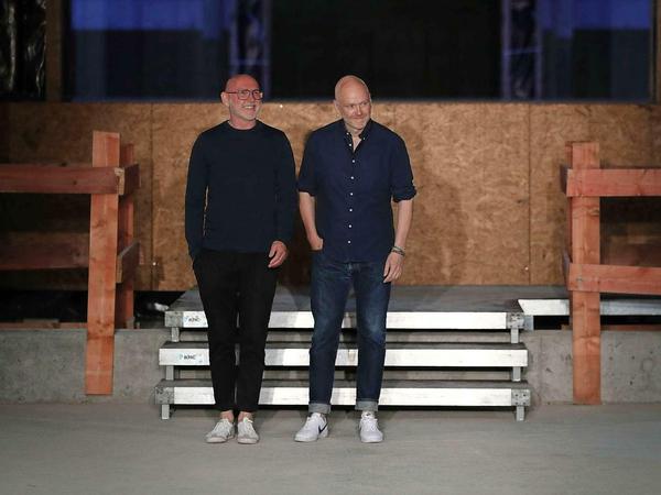Die beiden Designer von Odeeh, Otto Drögsler (links) und Jörg Ehrlich, kamen nur wegen des besonderen Ortes Humboldtforums nach Berlin.