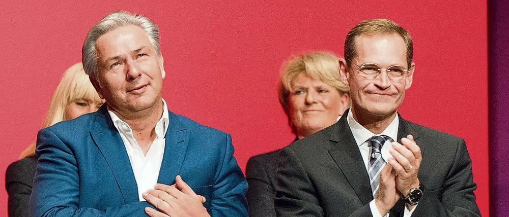 Klaus Wowereit erhält am 08.11.2014 beim Landesparteitag der Berliner SPD in Berlin lang anhaltenden Applaus. Wichtigster Tagesordnungspunkt: die offizielle Nominierung seines Nachfolgers Michael Müller. 