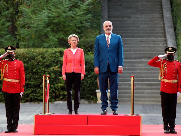 Edi Rama, Ministerpräsident von Albanien, und Ursula von der Leyen, Präsidentin der Europäischen Kommission.