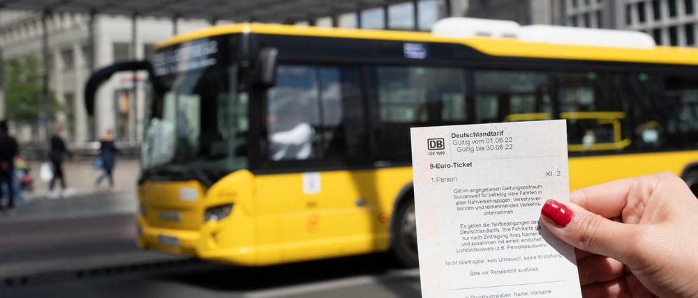 Das 9-Euro-Ticket gilt auch für den Bus.