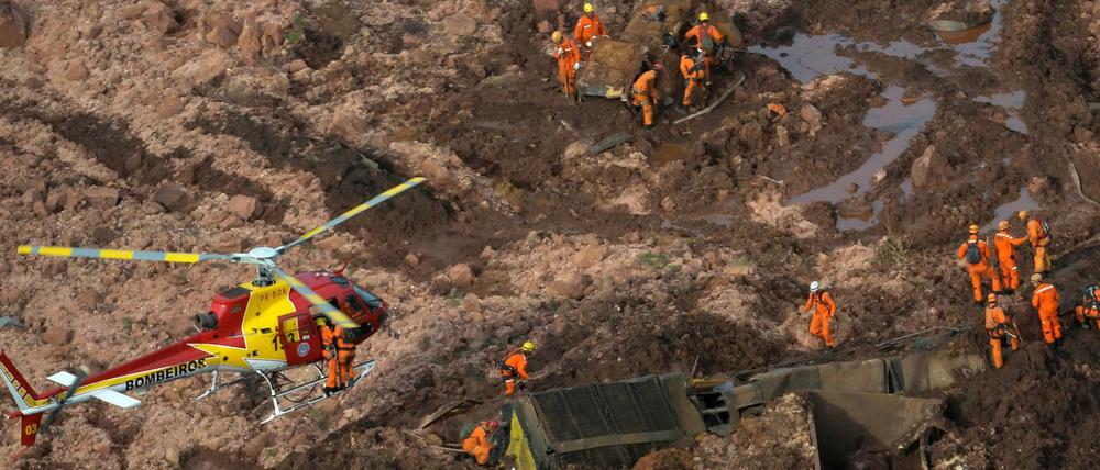 Mehrere Hubschrauber suchen in Brudinho nach den Vermissten