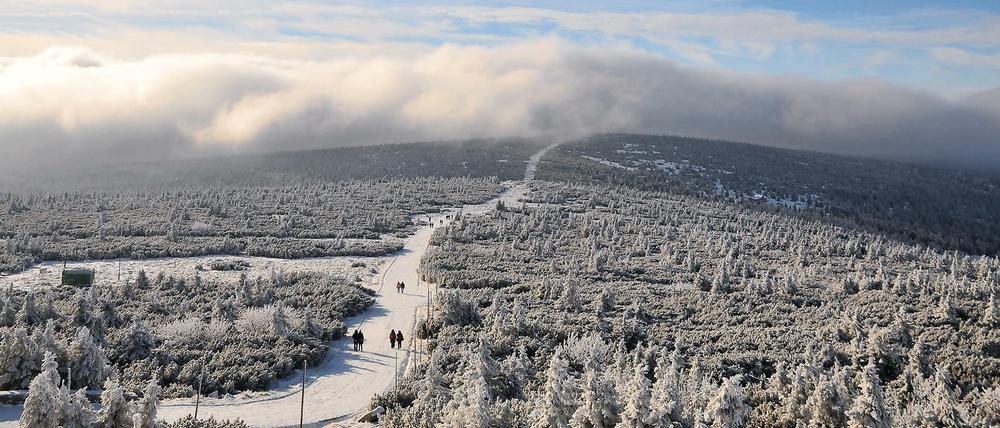 Das Wintersportgebiet Schreiberhau im Riesengebirge verzaubert die Besucher durch seine atemberaubende Schneelandschaft.