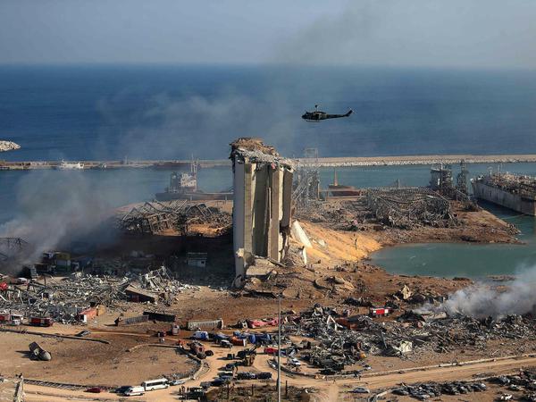 Vor einem Jahr zerstörte eine gewaltige Explosion Beiruts Hafen und umliegende Wohngebiete. 
