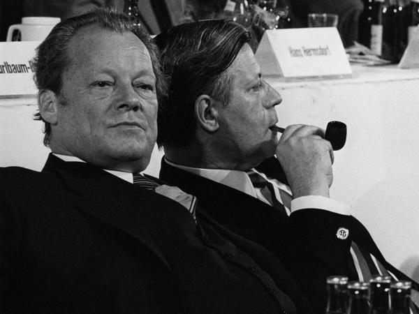 Kalte Schultern: Willy Brandt (links) und Helmut Schmidt auf dem SPD-Parteitag 1973 in Hannover.