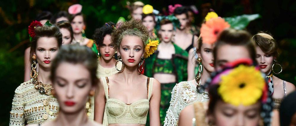 Dünne Models bei der Präsentation der Sommerkollektion von Dolce und Gabbana.