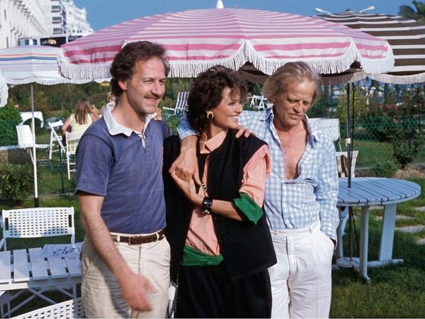 1981 mit Claudia Cardinale und Klaus Kinski in Cannes.