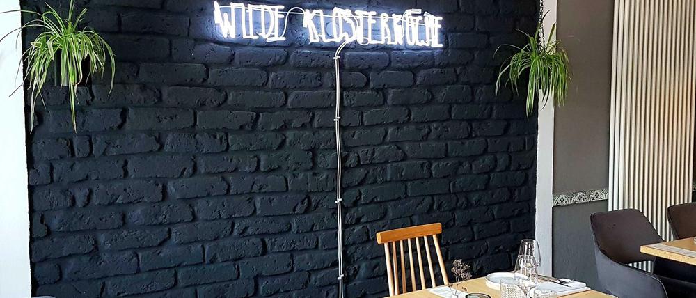 Schlicht und stilsicher: Restaurant "Wilde Klosterküche" im Ausflugsort Neuzelle.