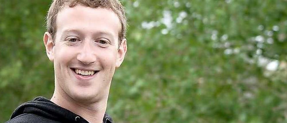 Wird selbst im Mai gerade mal 30, aber hat schon mit - vermeintlichen - Abnutzungserscheinungen zu kämpfen: Facebook-Gründer Mark Zuckerberg holt sich mit WhatsApp die Jugend zurück ins Haus.