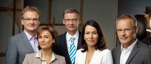 Sind fünf Talkshows eine zu viel? Nein, meint der neue ARD Vorsitzende Lutz Marmor und will gerne Sandra Maischberger (2.v.l), Anne Will (2.v.r.), Frank Plasberg (l.), Reinhold Beckmann (r.) und Günther Jauch (M.) behalten. 