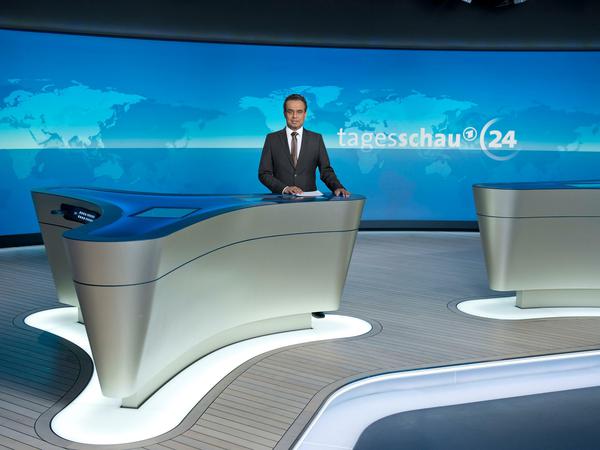 Michail Paweletz gehört zum Team der Sprecher und Moderatoren von Tagesschau24. 