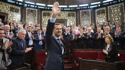 Bejubelt. Baschar al-Assad 2016 während der ersten Sitzung des neu gewählten Parlaments in Damaskus.