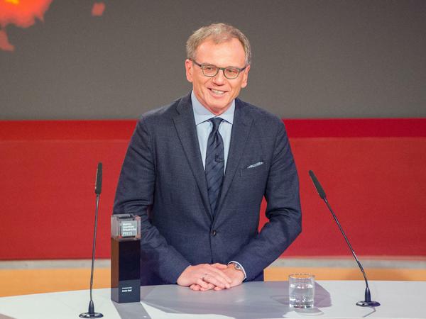 Armin Wolf, Fernsehmoderator bei Österreichischen Rundfunk, akzeptiert die Entschuldigung von FPÖ-Chef Strache.