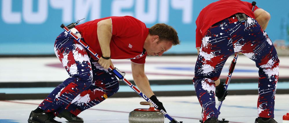 Schrubben, was das Zeug hält: Das norwegische Curling-Team kämpft in Sotschi um die Medaillen. 