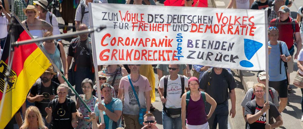 In Berlin hat die Initiative «Querdenken 711» zu diversen Demonstrationen ausgerufen. Aber auch auf Youtube ist die Bewegung aktiv. 