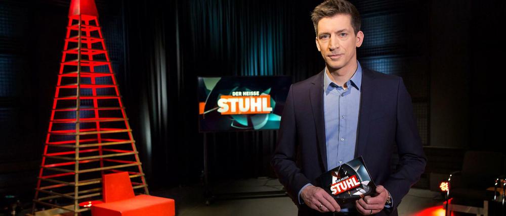 "Stern TV"-Moderator Steffen Hallaschka präsentiert den "Heißen Stuhl"