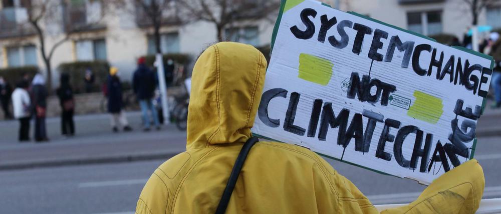 Demonstrieren für andere Klimapolitik. 
