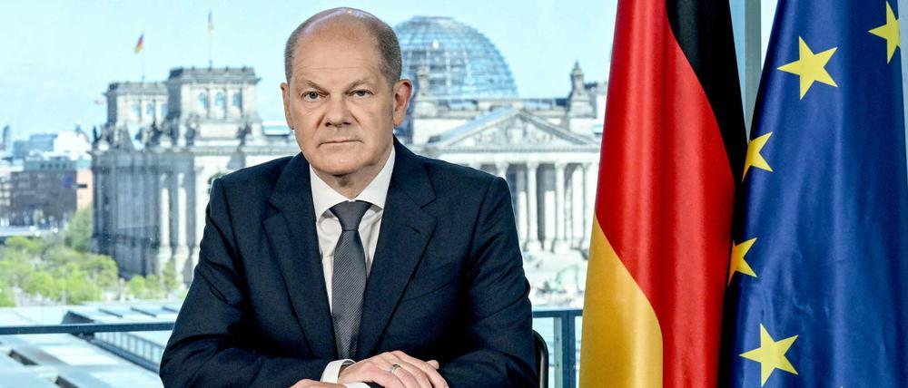 Sicherte der Ukraine die Unterstützung der Bundesrepublik Deutschland zu. Bundeskanzler Olaf Scholz in seiner TV-Ansprache vom 8. Mai 2022.