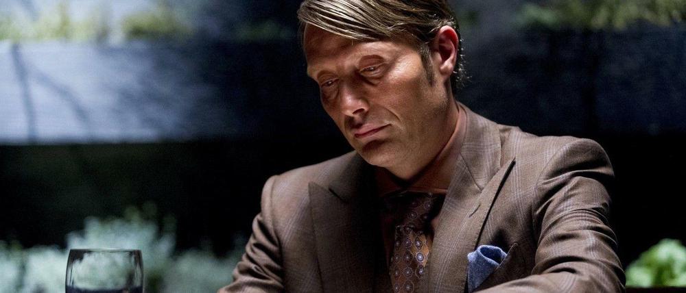 Hannibal Lecter (Mads Mikkelsen) entwickelt sich vom Psychologen zum Serienmörder.