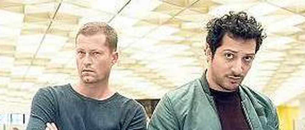 Krawallbrüder.  Die Schauspieler Til Schweiger (links) und Fahrin Yardim wollen auch im Kino-„Tatort“ ordentlich Action machen. 