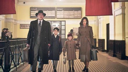 Ein letztes Mal als Familie: Richard Kornitzer (Ronald Zehrfeld) und seine Frau Claire (Johanna Wokalek) müssen ihre Kinder nach England fortschicken.
