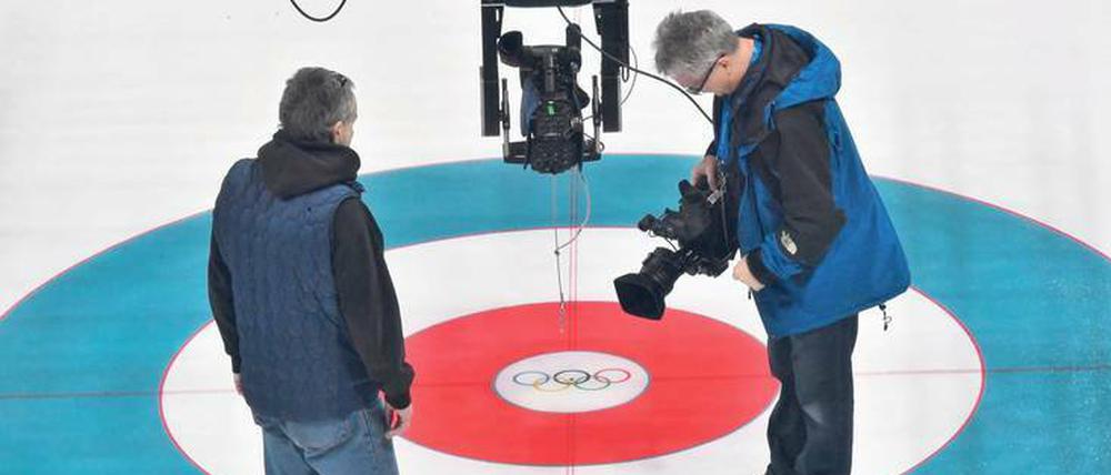 Damit bei Wettbewerben wie Curling den Zuschauern der Olympischen Winterspiele nichts entgeht, wird Eurosport parallel laufende Partien über seinen kostenpflichtigen Internet-Player mit mehreren Streams übertragen. 