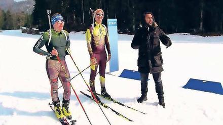 Amateur gegen Profi: Joko Winterscheidt (Mitte) will in seiner neuen Show „Beginner gegen Gewinner“ den Biathlon-Champion Andreas Birnbacher (links) schlagen.