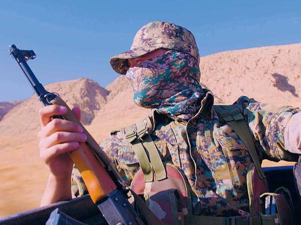 Martin K. kämpft mit der kurdischen YPG gegen versprengte IS-Terroristen. Er will unerkannt bleiben.
