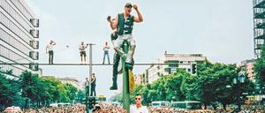 Riesenparty. 1999 kamen 1,5 Millionen zur Loveparade nach Berlin.