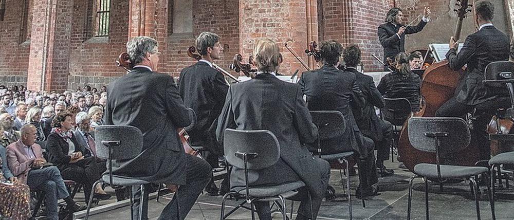 Der RBB überträgt das Konzert des Rundfunk-Sinfonieorchesters Berlin aus dem Kloster Chorin am 13. September im Kulturradio um 20 Uhr 04. Dieses Bild entstand beim RSB-Konzert vor zwei Jahren