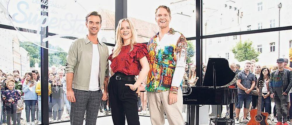 Vom „Traumschiff“ auf die Jurorenbrücke von „Deutschland sucht den Superstar“. Schlagersänger Florian Silbereisen (links) bewertet zusammen mit Musikproduzent Toby Gad und der holländischen Sängerin Ilse DeLange die DSDS-Kandidaten. 