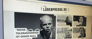 "Ich bin geschlagen worden", berichtet eine Journalistin auf Lügenpresse.de.