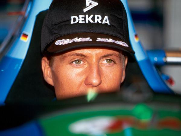 Angstfrei und mitunter rücksichtslos gegenüber sich selbst und seine Fahrerkollegen: Michael Schumacher an seinem Arbeitsplatz.