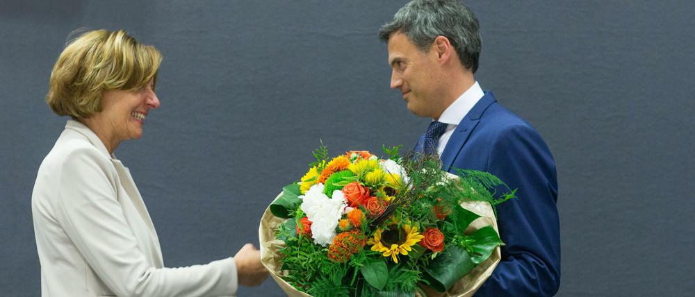 Malu Dreyer (SPD), Ministerpräsidentin von Rheinland-Pfalz gratuliert Norbert Himmler nach seiner Wahl zum neuen ZDF-Intendanten auf der Fernsehratssitzung