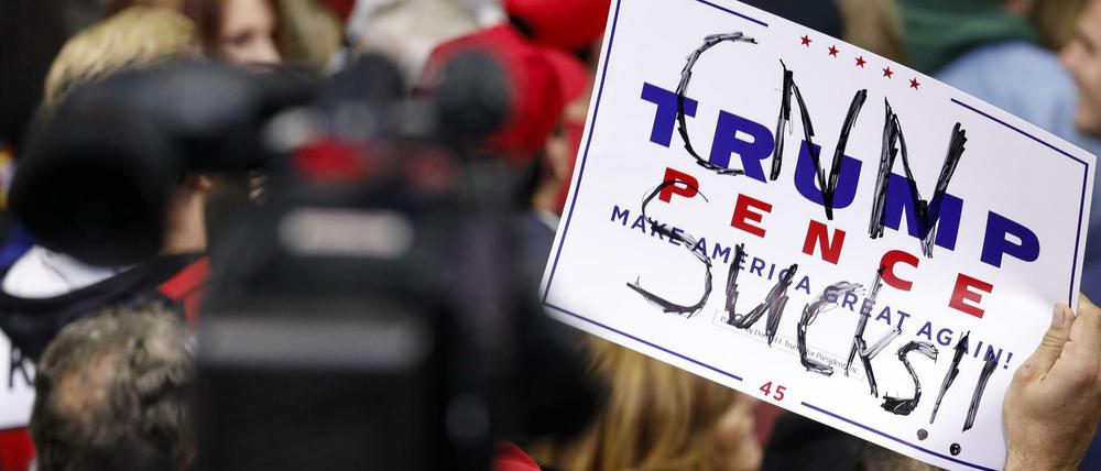 Konsens bei Trump-Anhängern: CNN ist nicht beliebt – auch nicht bei dieser Wahlkampfveranstaltung in Indiana.