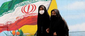 Frauen, die das Kopftuch öffentlich ablegen, können im Iran ins Gefängnis kommen.