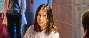 Unter Verdacht. Kaum aus dem Gefängnis, wird Sara (Johanna Wokalek) wegen eines neuen Mordes verhört.