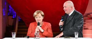 Fleißig. Jörg Thadeusz schreibt nicht nur Wahlkolumnen für die FDP, 2017 befragte er Bundeskanzlerin Angela Merkel beim "Tag der CDU". 