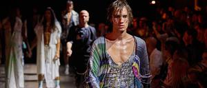 Viel Haut zeigte Lucas Meyer-Leclère bei seiner Schau während der Mercedes-Benz Fashion Week in Berlin.