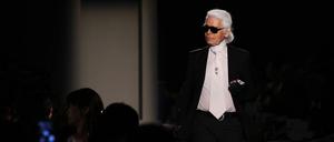 Karl Lagerfeld auf einer Chanel-Modenschau im Jahr 2012.