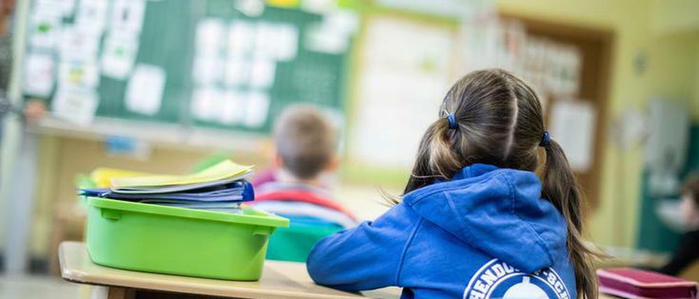 In Leipzig erkrankten an einer Schule mehr als 150 Kinder und Lehrer an einer Virusinfektion.