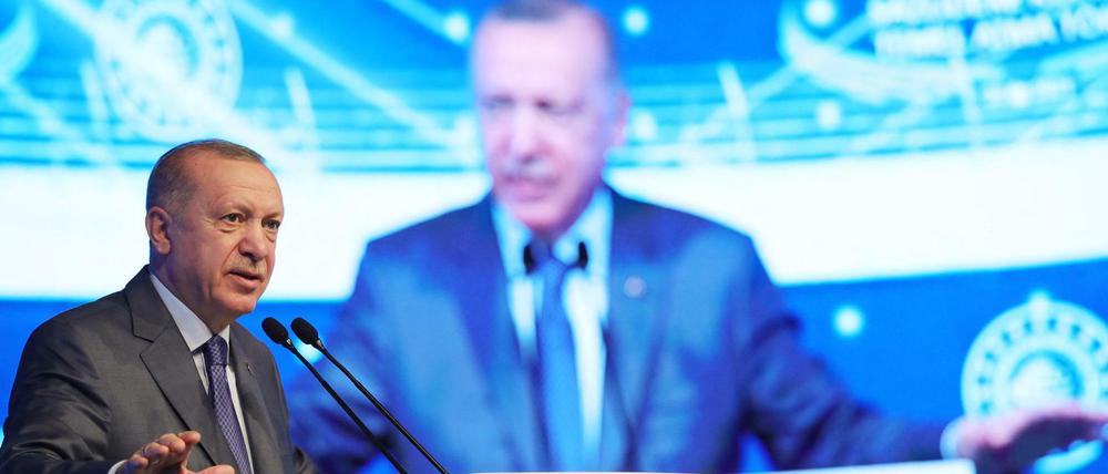 Erdogan begründet das Verbot mit Sperrstunden in anderen Ländern.