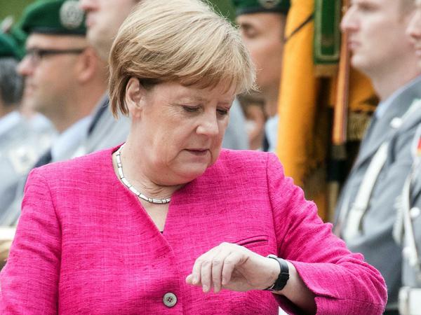 Auch Kanzlerin Angela Merkel (CDU) befürwortet eine Abschaffung der halbjährlichen Zeitumstellung in der EU.