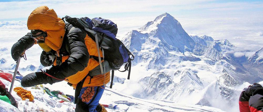 Er ist ein erfahrener Alpinist: Der österreichische Bergsteiger Geri Winkler auf den letzten Schritten vorm Gipfel des Mount Everest.